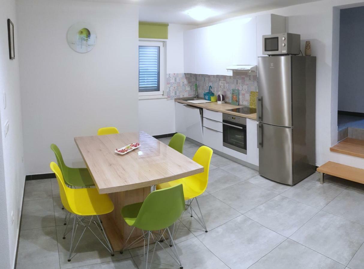 Villa Freya - Vacation House Слатине Екстер'єр фото
