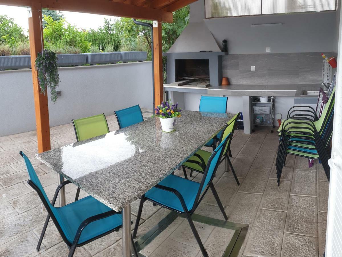 Villa Freya - Vacation House Слатине Екстер'єр фото
